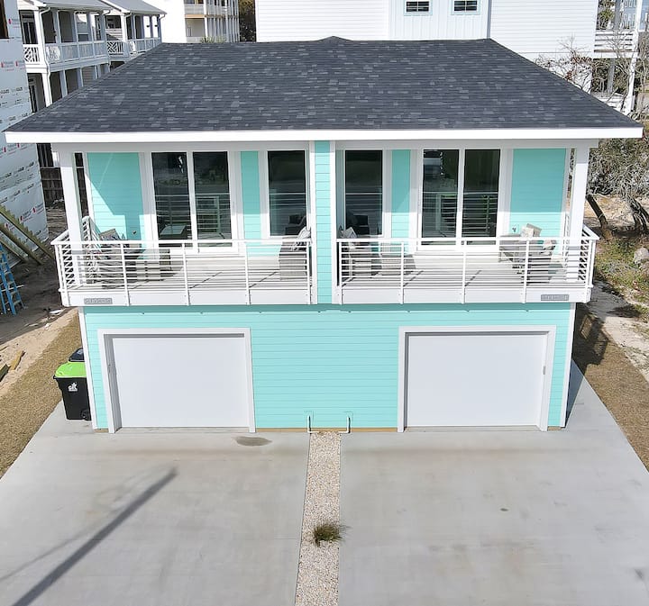 Ocean Oasis 1 | Short Walk To The Beach! - Southport, NC
