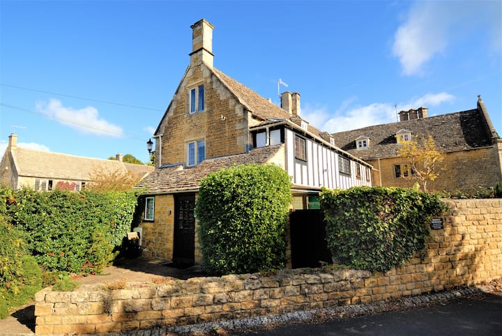 Cosy Cottage In Bourton-on-the-water + Parking - Burford, UK