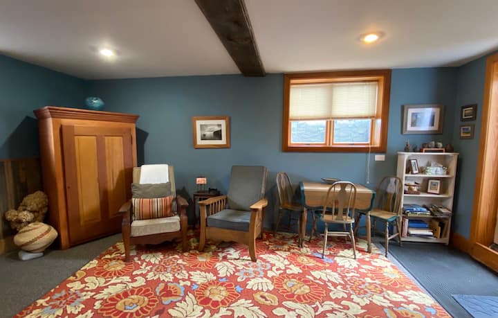 Cozy & Colorful Suite With Private Entrance - Escanaba, MI