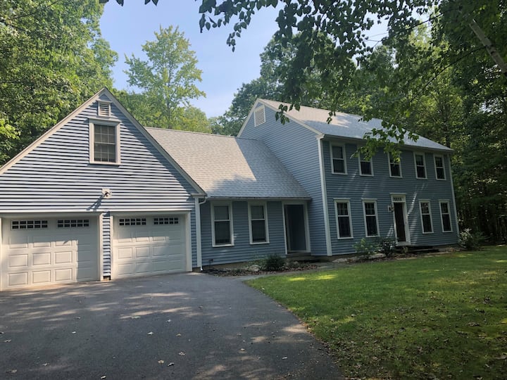 Spacious And Lovely House With Hot Tub - Southampton, MA
