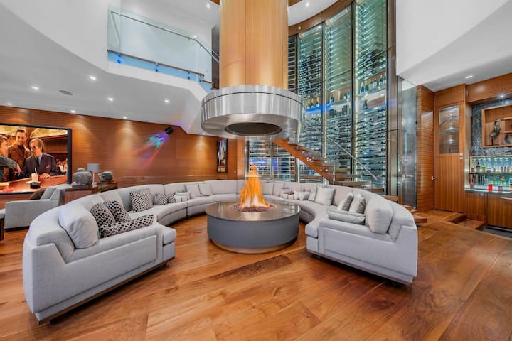 Spectacular West Van Mansion That Has It All! - West Vancouver