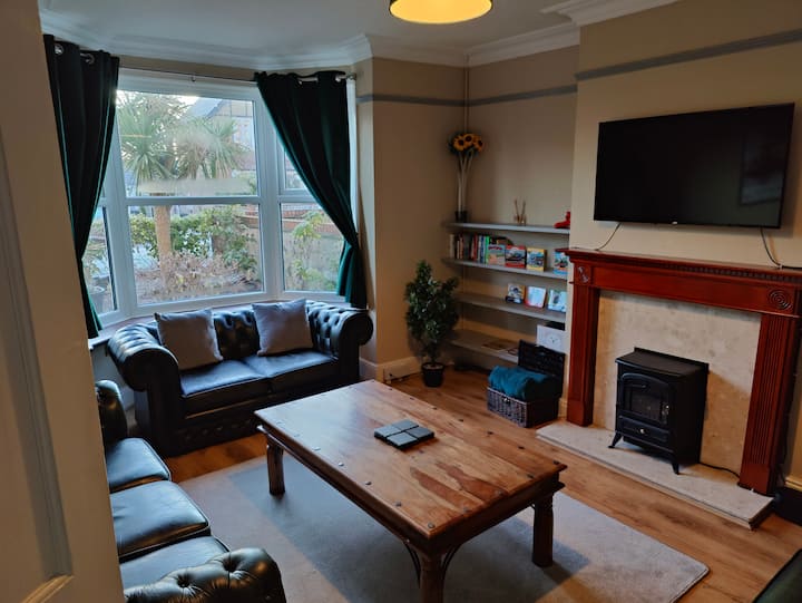 The Halt, Sheringham - Family And Dog Friendly Accommodation Close To The Beach. - Sheringham