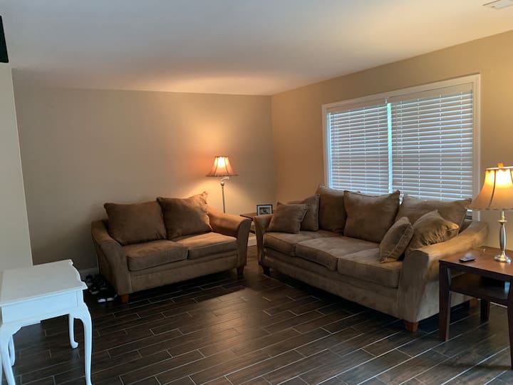 Modern Condo Minutes From Downtown Knoxville - ノックスビル, TN