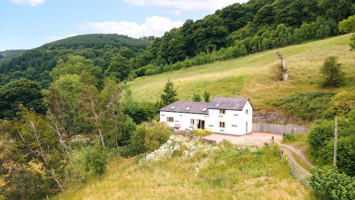 Peaceful Retreat With Sauna Table Tennis And Views - Llangollen