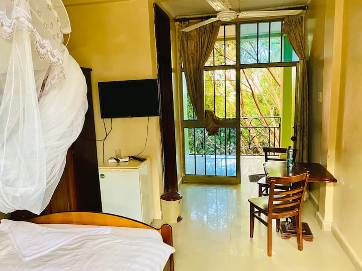 Polished Rooms With Natural Trees, Refreshing Air - Arba Minch