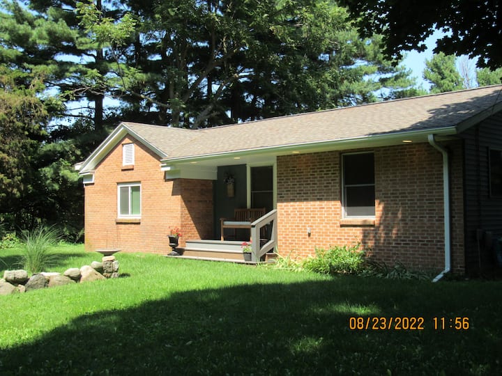 Three Bedroom Two Full Bath Ranch In The Country - Vicksburg