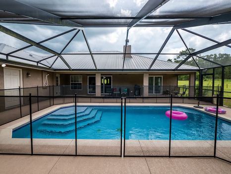 Looking for weekly rentals in Ocala, FL? Choose cozycozy!