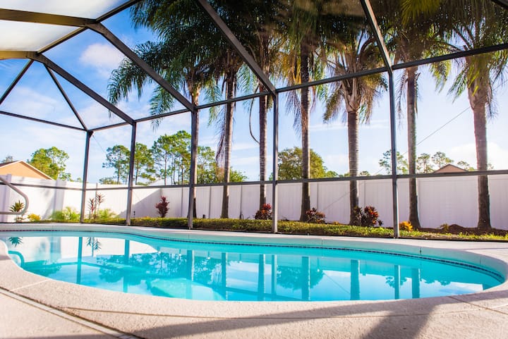 Slice Of Tropical Paradise - Heated Pool W/ Screened Lanai & Palm Trees - Lakeland