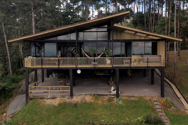 The Crystal House: Luxury Modern Wood Cabin - Panamá