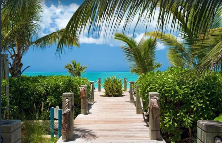 Located In Heart Of Grace Bay Villa Renaissance - Turks and Caicos Islands