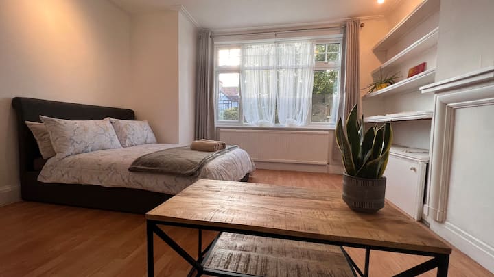 *New* Huge Double 20mins To King's Cross Station - Edgware
