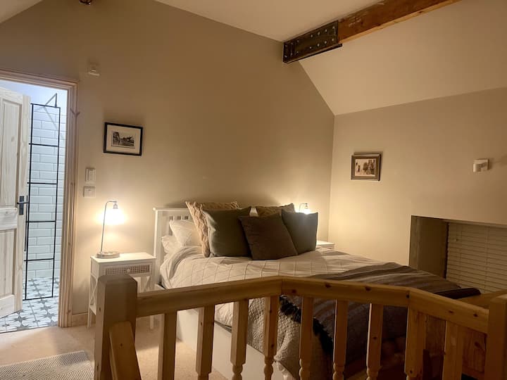 Cosy Countryside Cottage - Log Fires, Walks + Pubs - Bedfordshire
