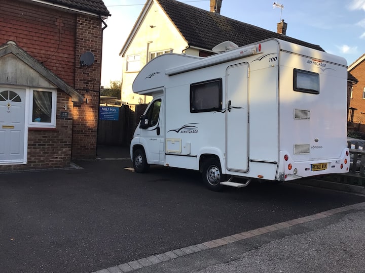 Motor Home Walking Distance To Gatwick And Horley - Crawley