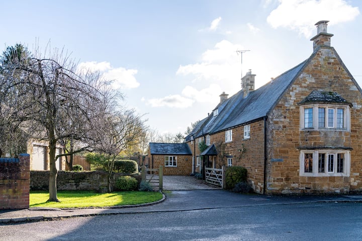 Countryside 6-bedroom Cottage - Rutland