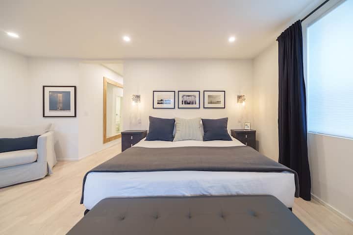 Luxurious And Spacious Suite Steps From The Beach. - Southampton