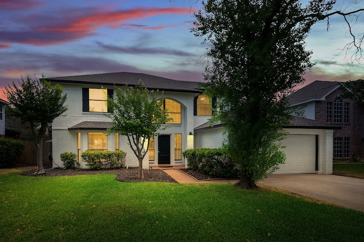 Tranquil Home, Sleeps 8 With Pool In Flower Mound - Flower Mound
