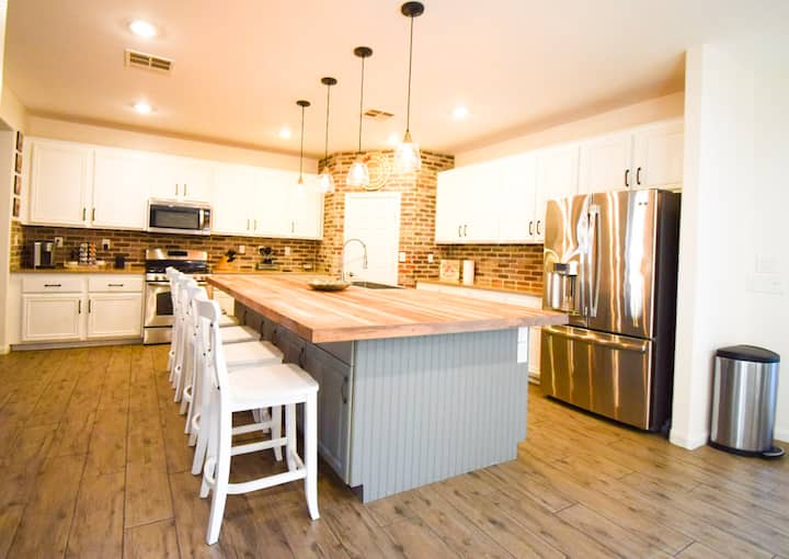 4000sq Ft Dream With Custom Kitchen And Rv Parking - Boulder City