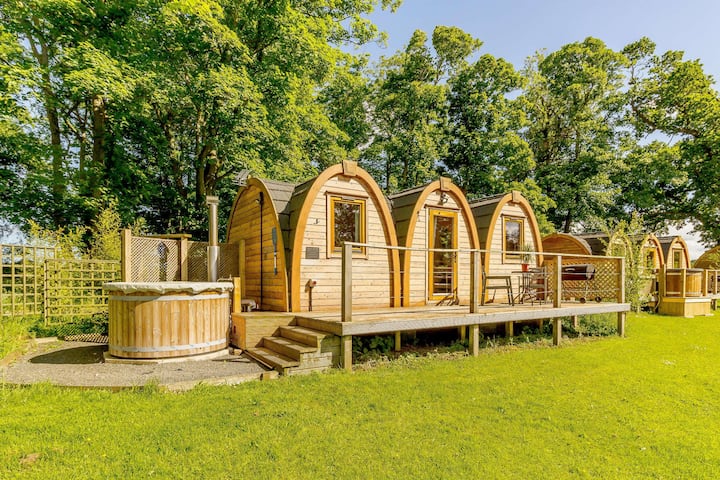 Luxury Treehouse Styled Cabin+hot Tub - Craster