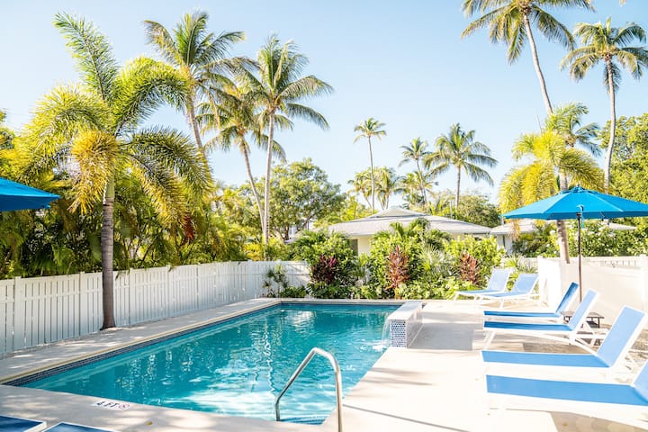 Charming Key Lime Cottage W Pool Great Location - The Bahamas