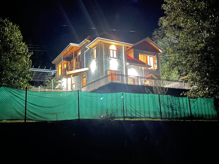 Cheerful 4 Bedroom Cottage The Vacay Datcha, Kud - Patnitop