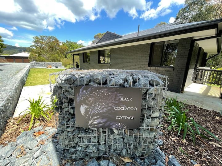 Black Cockatoo Cottage - Springbrook