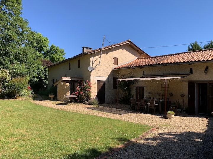 Authentic, Charming, Practical House With Pool - Aubeterre-sur-Dronne