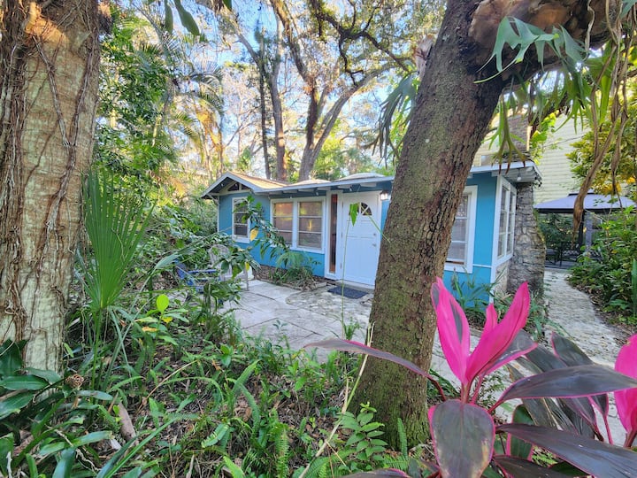 Private Charming Cottage W/ Kayaks - Sarasota, FL