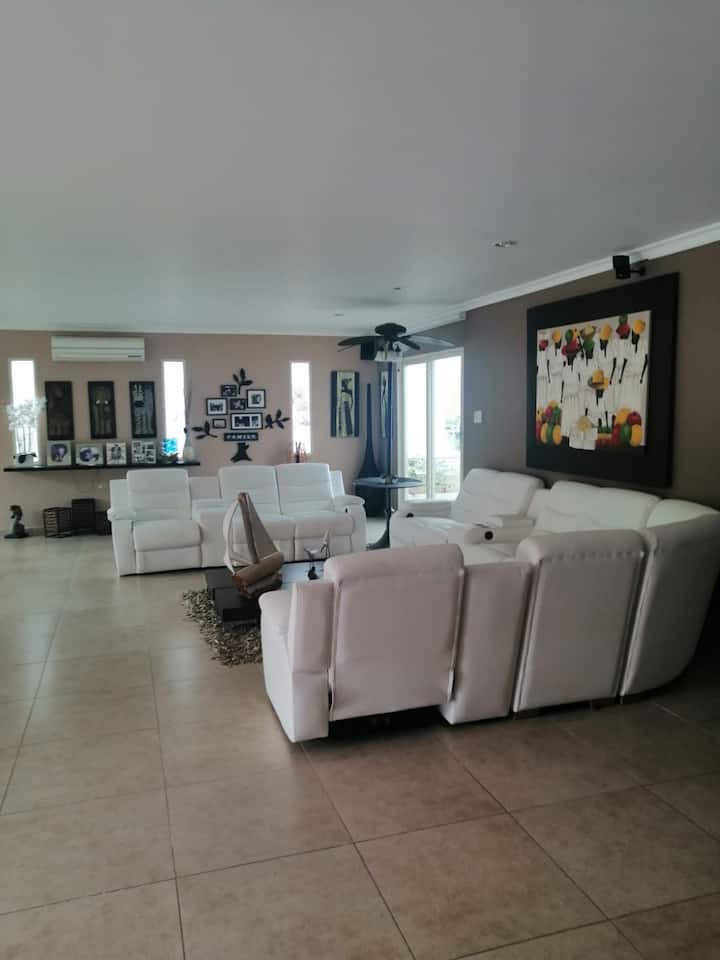 Spacious And Familiar Home For The Holidays - Barranquilla