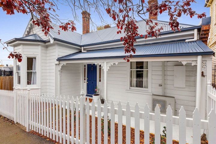Stylish Cottage In The Heart Of Town - Launceston