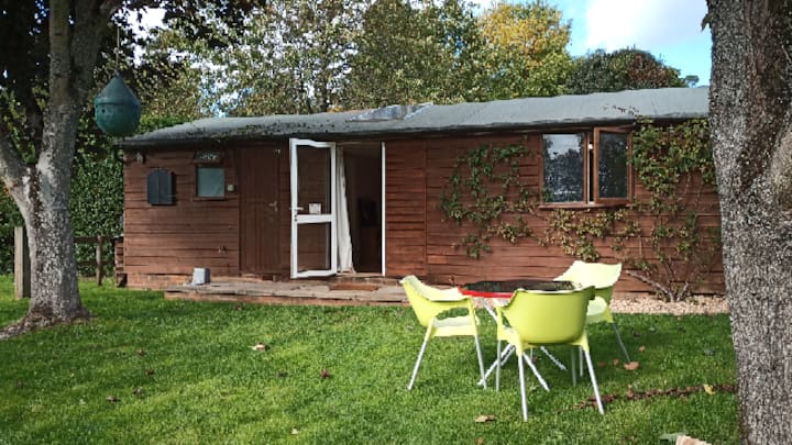 Self Contained 2 Bed Chalet In The Surrey Hills - 쉐어