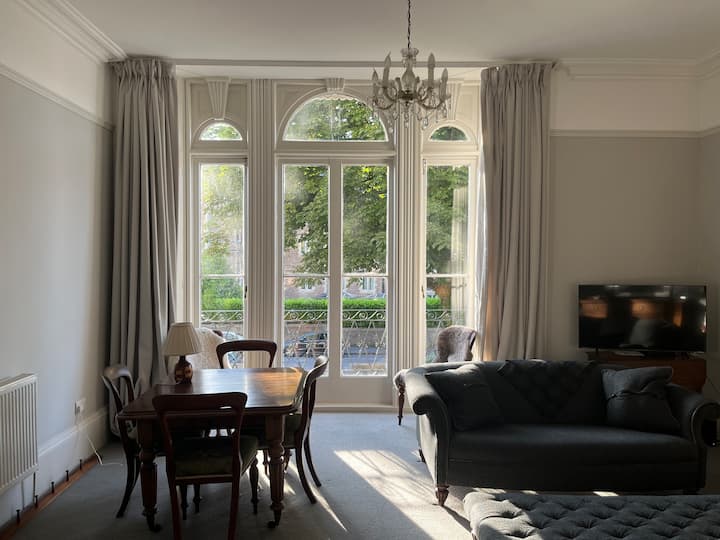 Beautiful Period Apartment In The Heart Of Clifton - Clifton