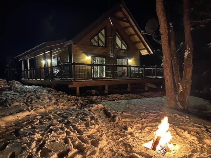 Cozy Cabin Retreat In The Woods - Kawartha Lakes