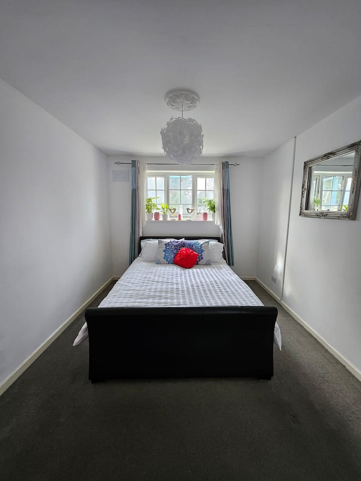 Clean Double Rm In Tidy House - Chingford