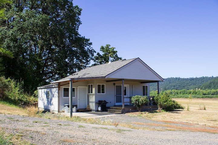Harry's Cottage At Gahr Farm Nature Reserve - McMinnville, OR