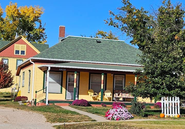 The Vintage Cottage At Our Place - Nebraska