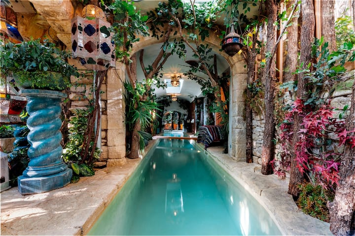 Remarkable 17th-century House With A Terrace Lap Pool - Gordes