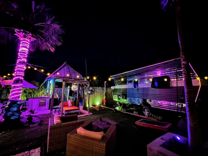 Cozy Up In This Rv @ Paradise Backyard - Tampa Bay, FL