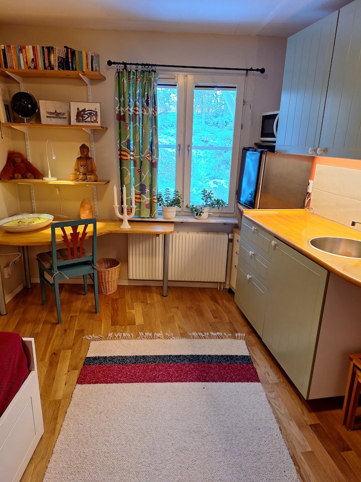 Room With Own Entrance And Cooking Facilities - Partille