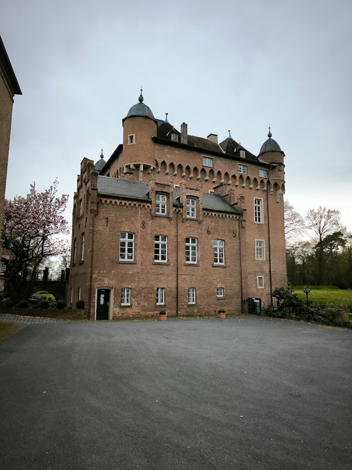 Schlafen Am Schloss Loersfeld - Kerpen