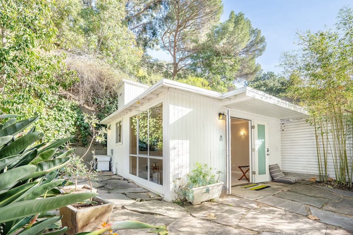 Sleep W/ Stars In Bel Air! Tiny Home Guesthouse - The Village Green - Los Angeles