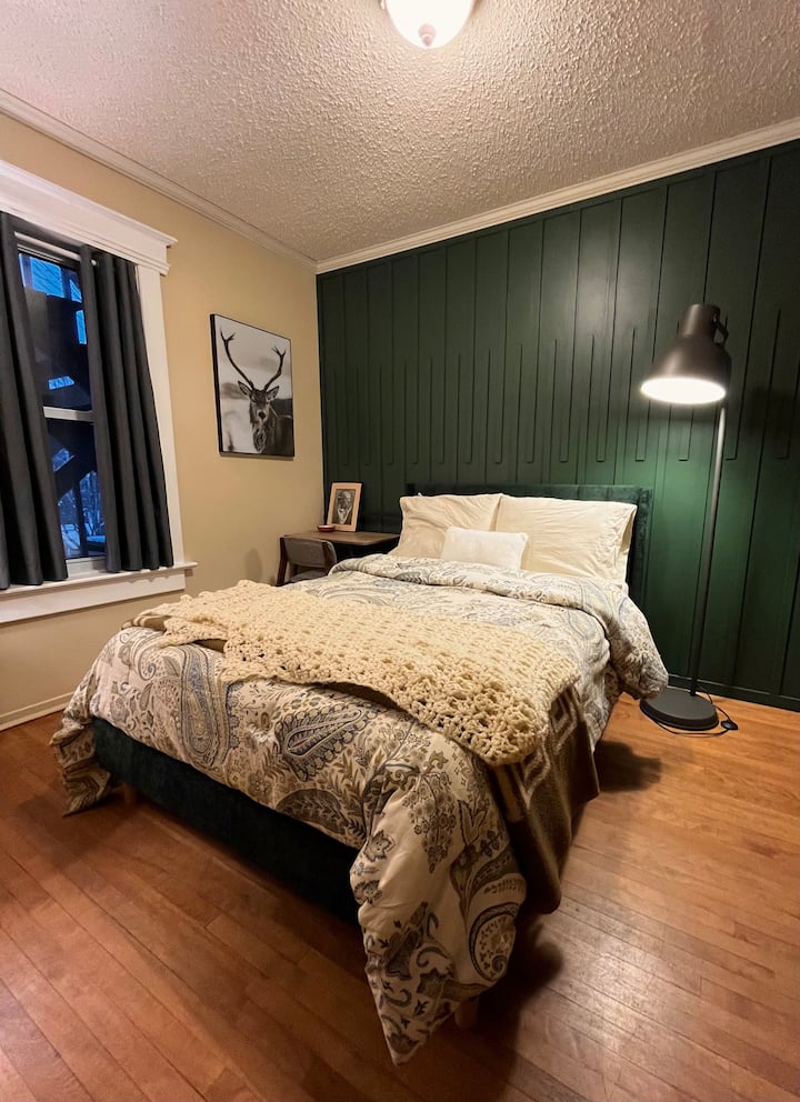 Charming 1-bedroom In Century Home With Parking - ノース・ベイ