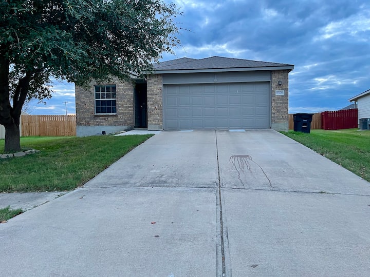 Roomy And Comfy 3 Bed 2 Bath - Copperas Cove, TX