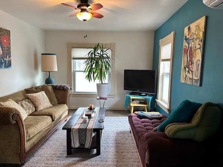 Private, Cozy & Tasteful, Quiet But Steps To City! - University of Rochester, Rochester