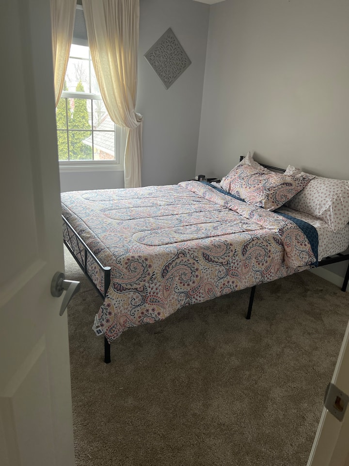 Bedroom For Rent - Brighton, MI