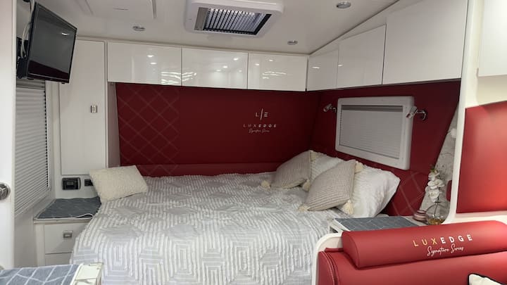 Luxury Caravan In Cabramatta - カンバーランド・カウンティー