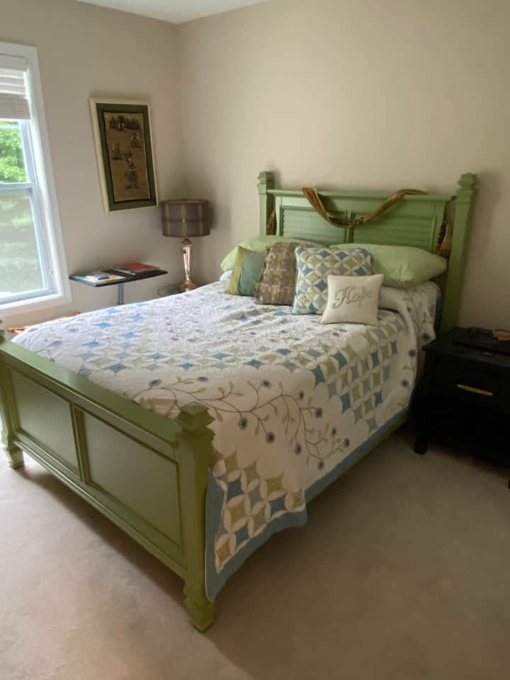 2 Bedroom Family Suite Upstairs - Midland, MI