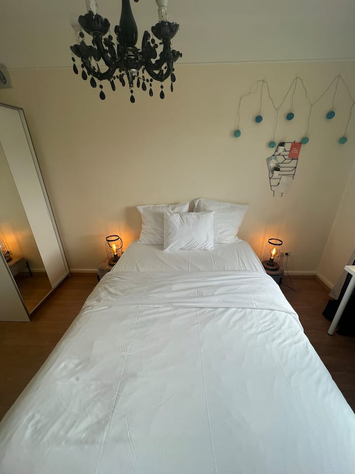 Light & Bright Bedroom - Luxembourg City
