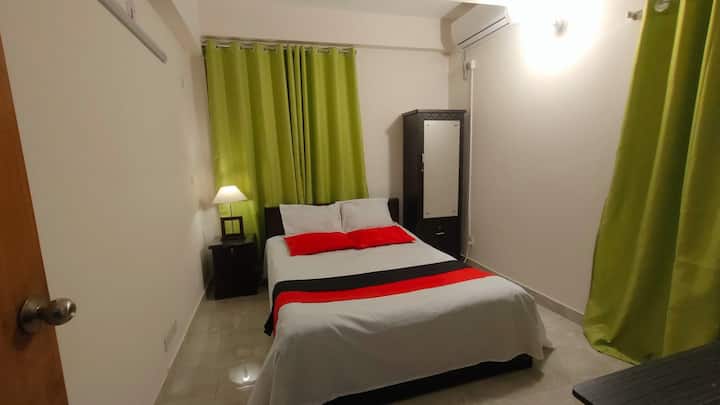 Pc502 Room With Ac In Mohammadpur - ダッカ