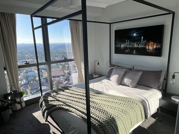 Lux New York Style Room With Views! - Spring Hill