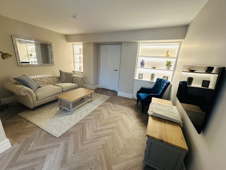 Brand New Riverside Apartment - Highcliffe